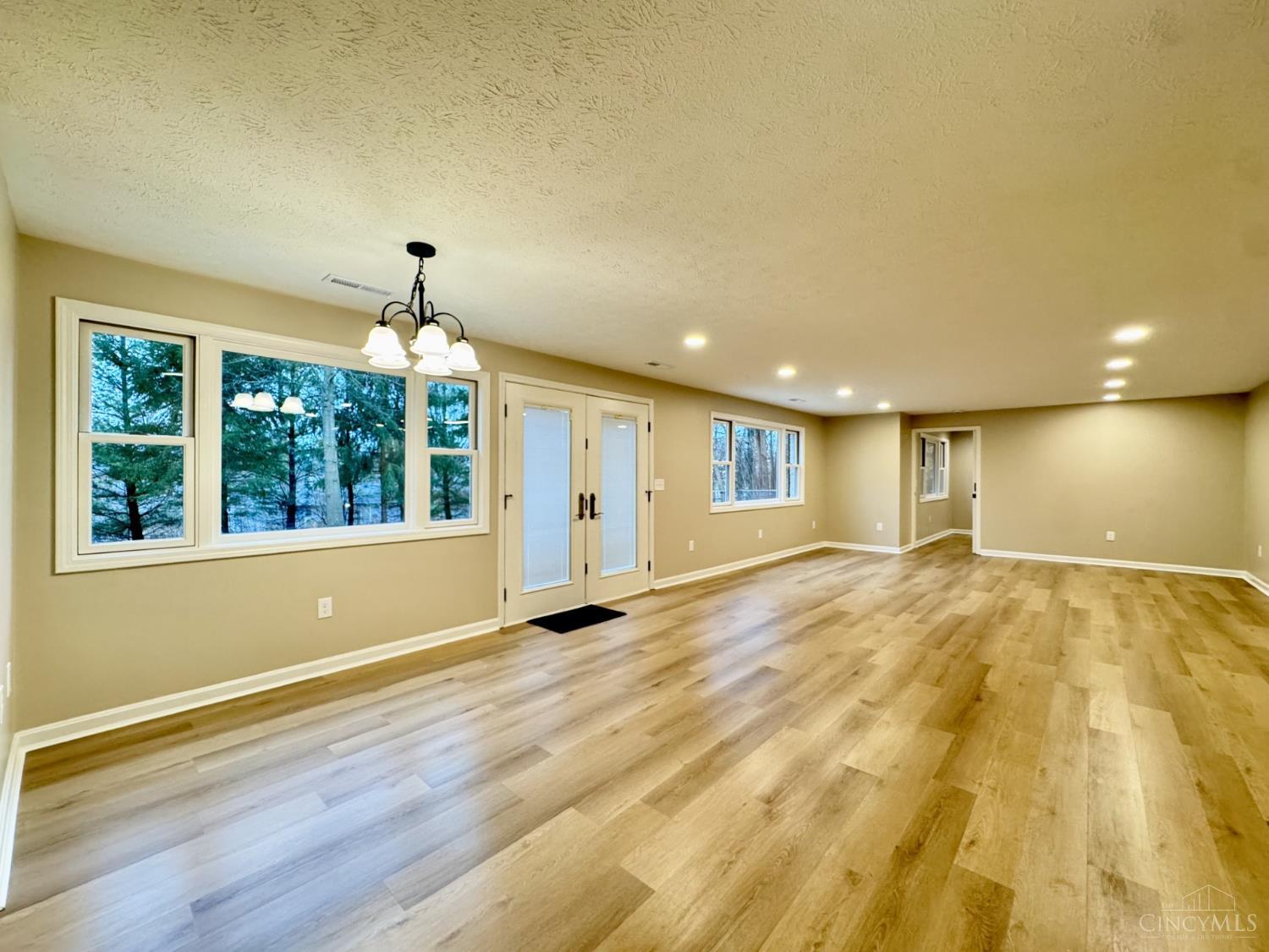 5433 Cleves Warsaw Pike