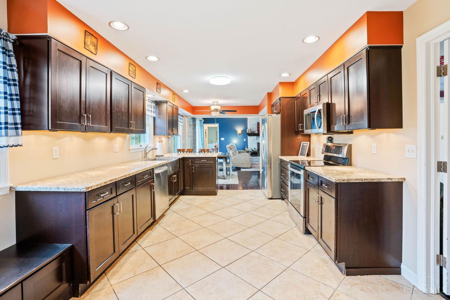 128 E Concord Drive