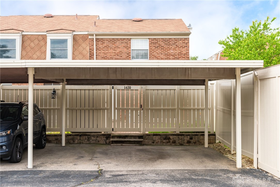 1420 Crown Point Court