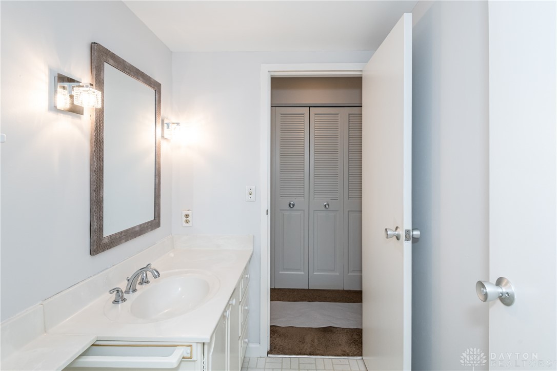3265 Southdale Drive Unit: 9