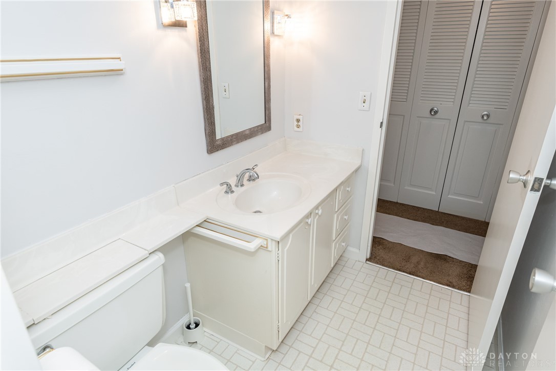 3265 Southdale Drive Unit: 9