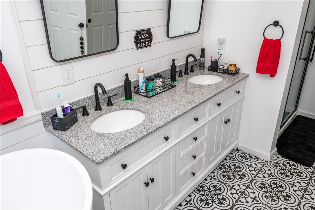 8439 Creek Bed Court
