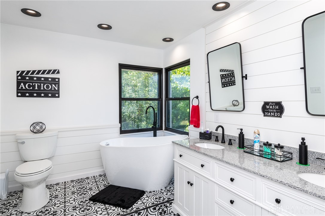 8439 Creek Bed Court