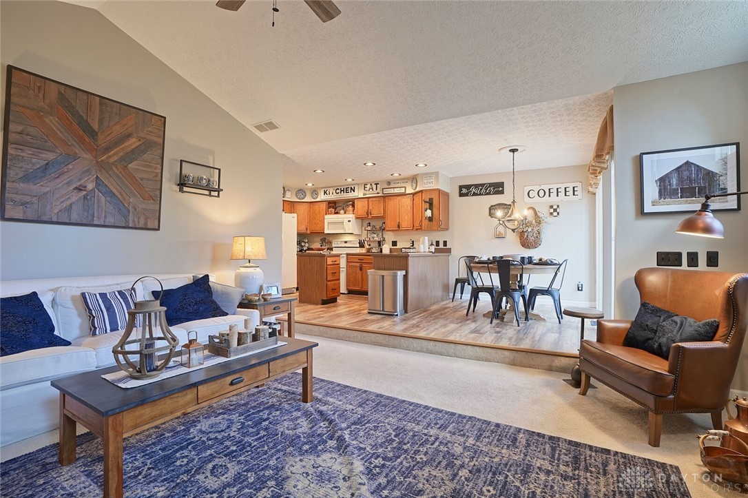 6768 Winding Cove