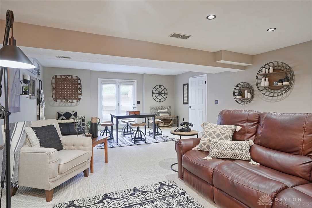 6768 Winding Cove