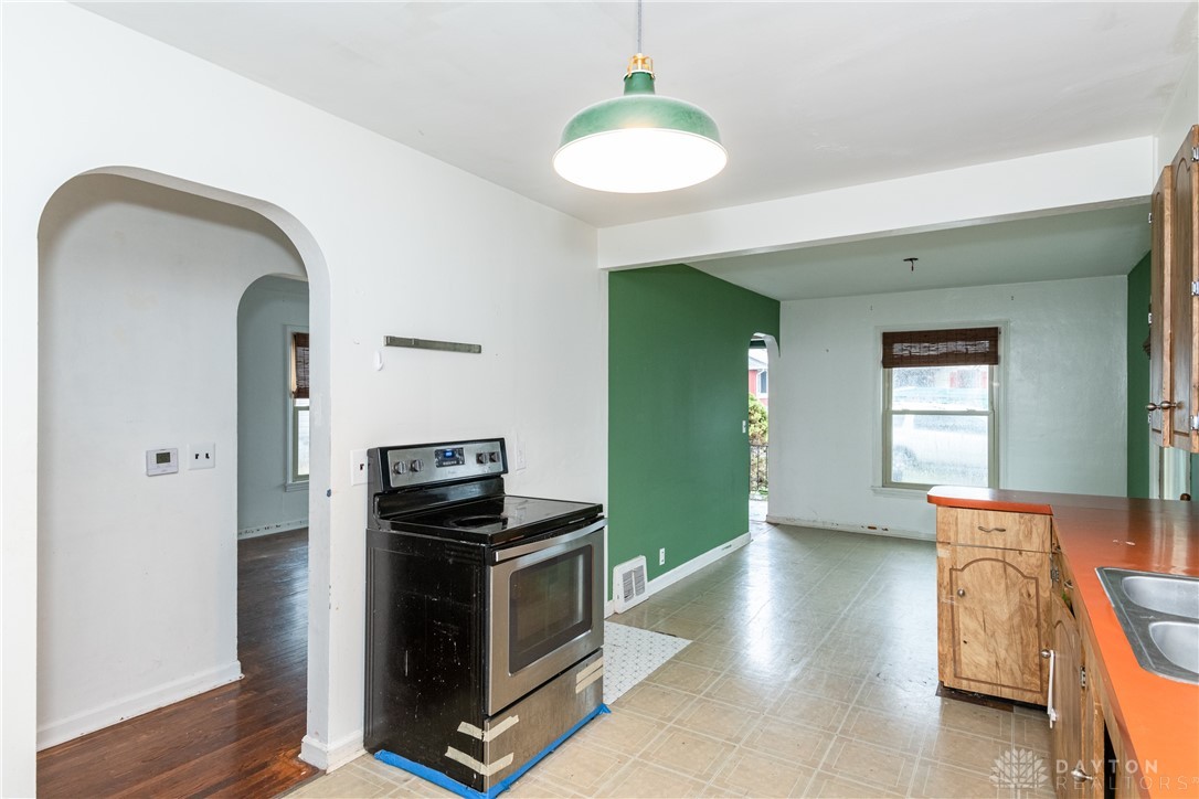 833 Cottage Avenue