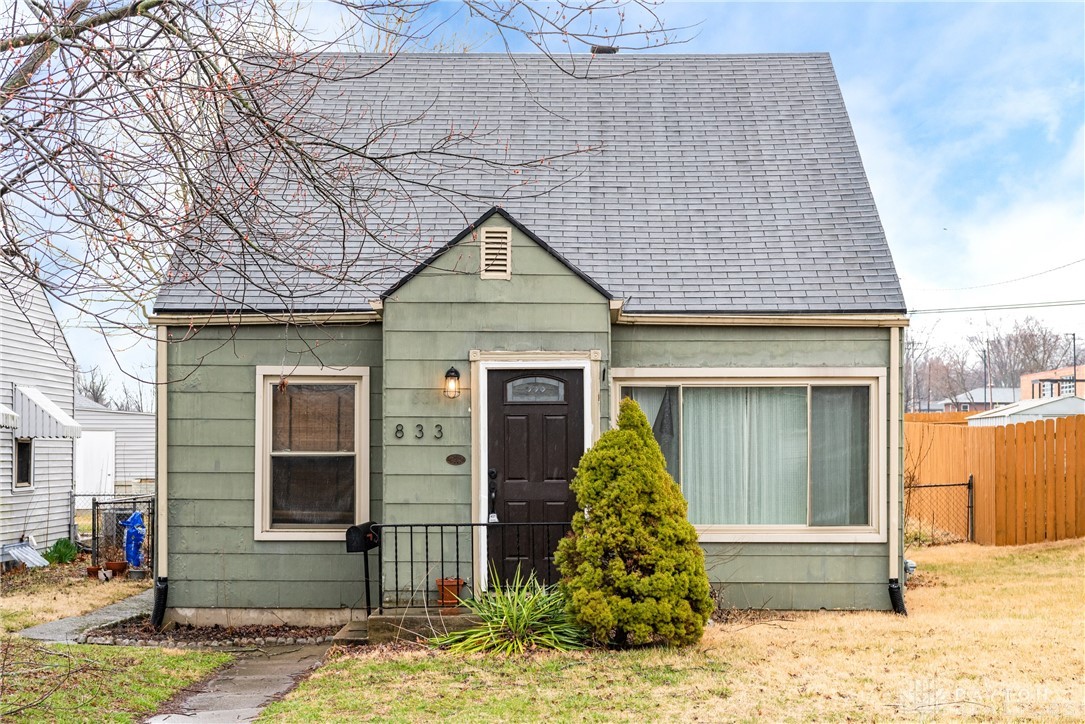833 Cottage Avenue