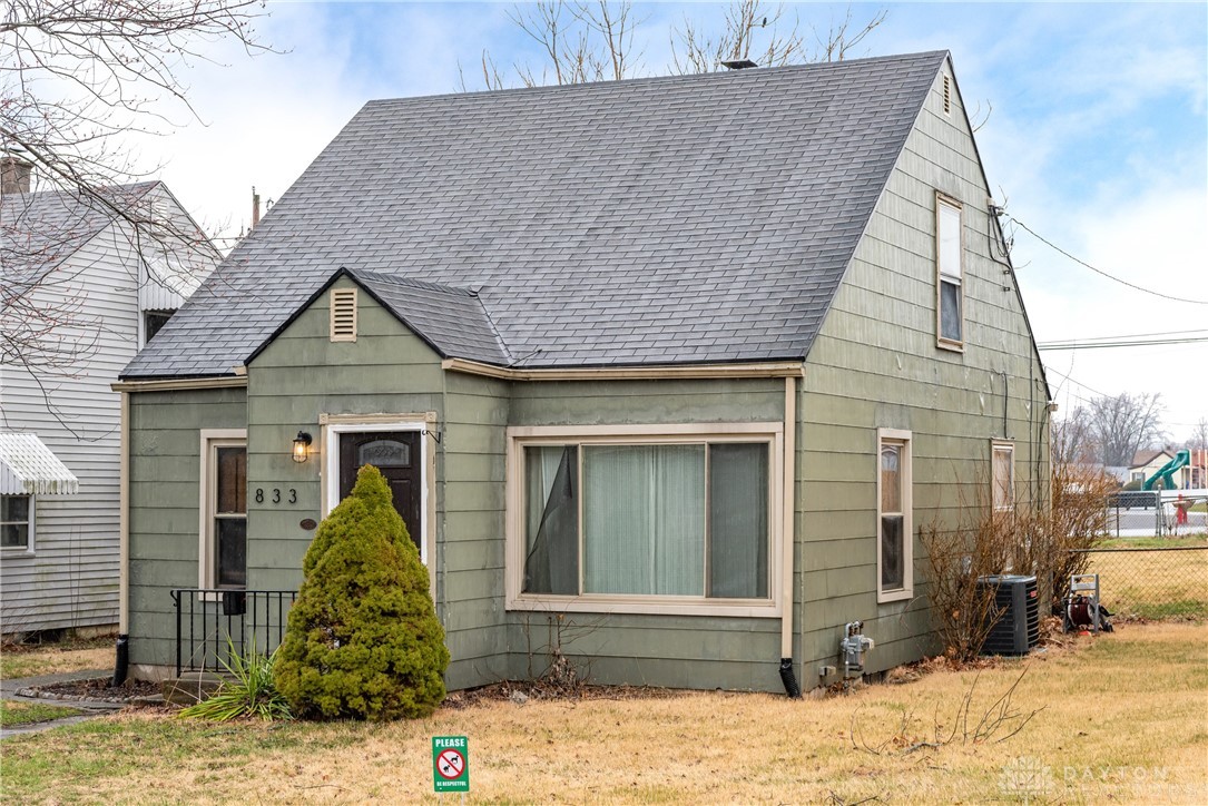 833 Cottage Avenue