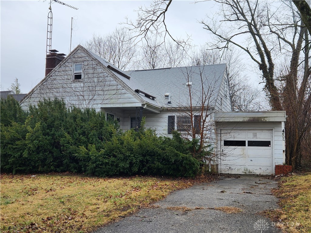 360 Castlewood Avenue