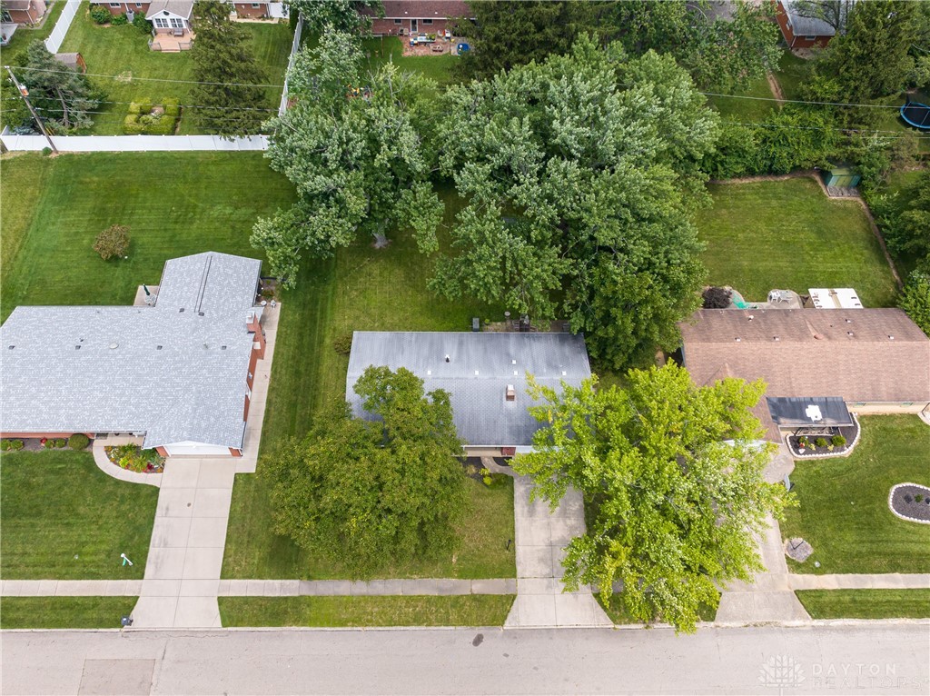 1041 Georgian Drive
