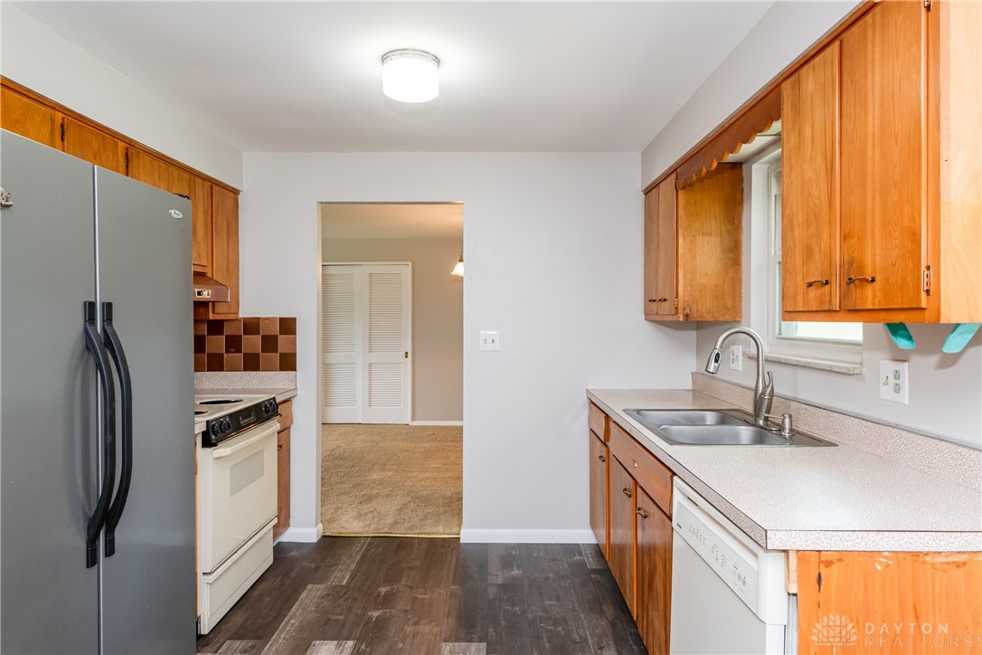1041 Georgian Drive