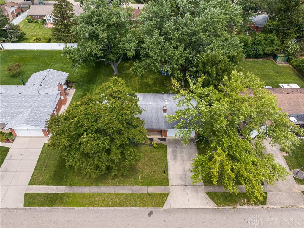 1041 Georgian Drive