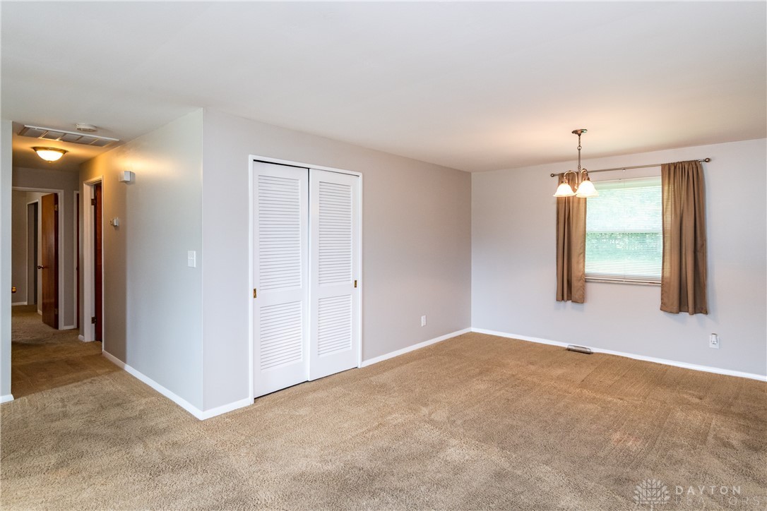 1041 Georgian Drive