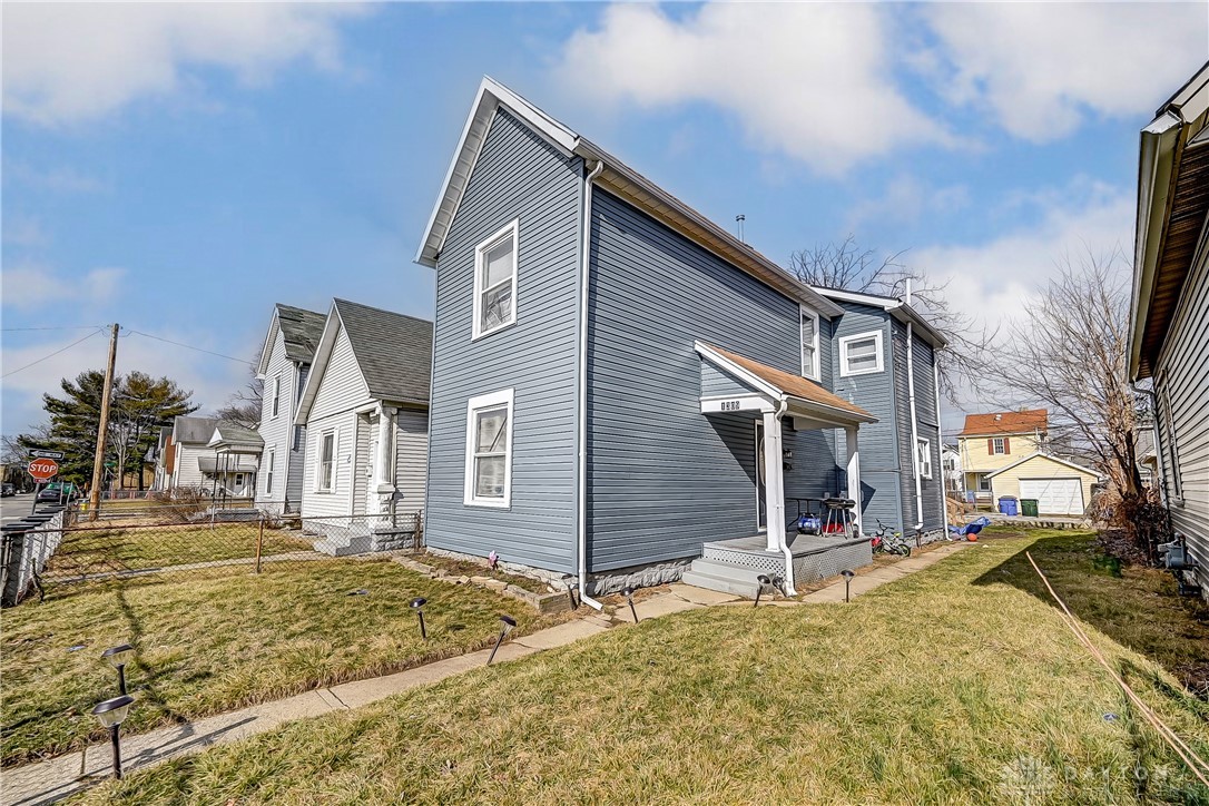 1309 Leonhard Street
