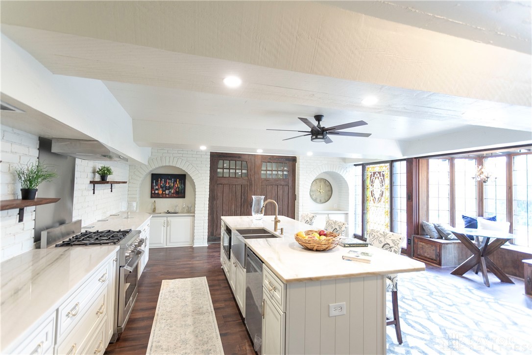 1105 Ridgeway Road
