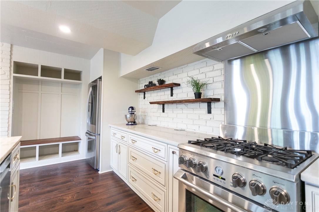 1105 Ridgeway Road