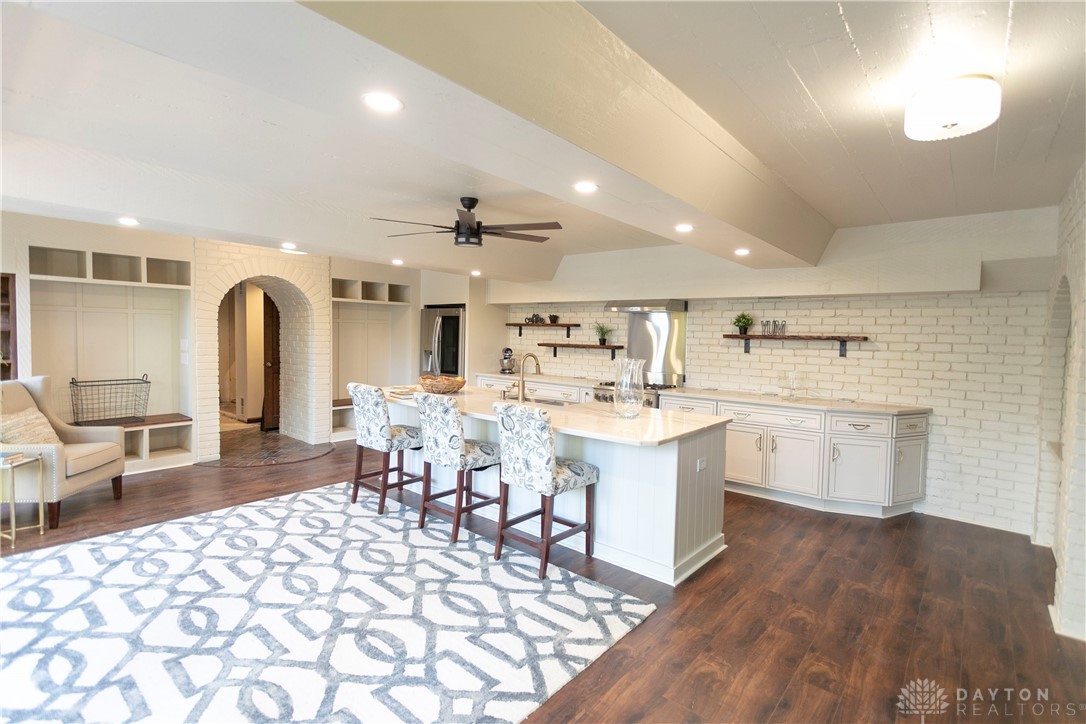 1105 Ridgeway Road