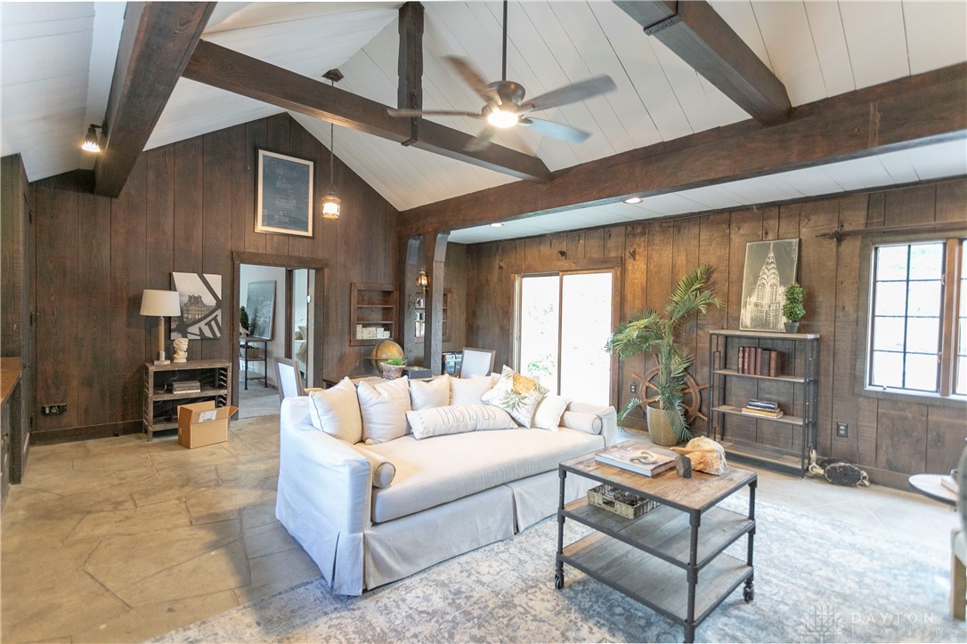 1105 Ridgeway Road
