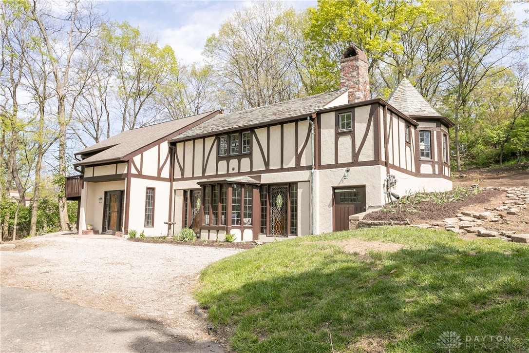 1105 Ridgeway Road