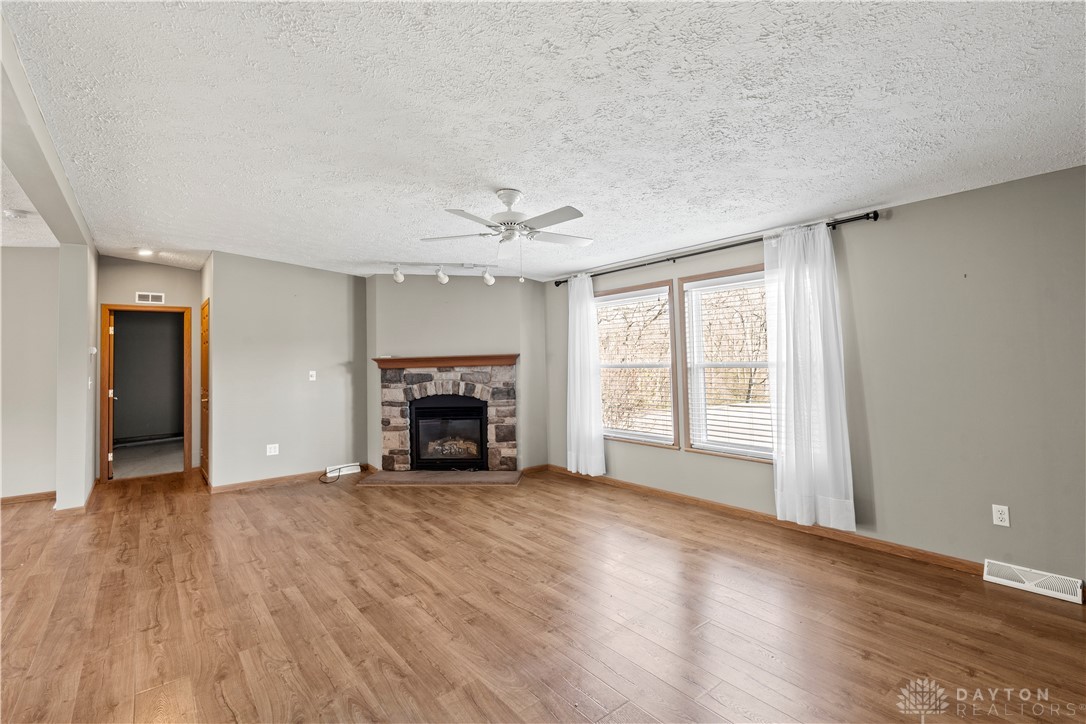 555 Park Hills Crossing 01