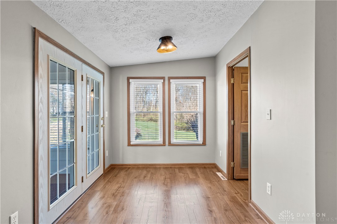 555 Park Hills Crossing 01