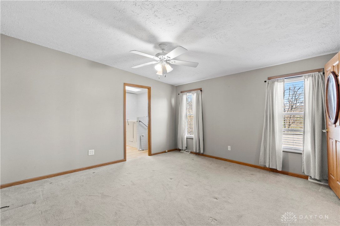 555 Park Hills Crossing 01