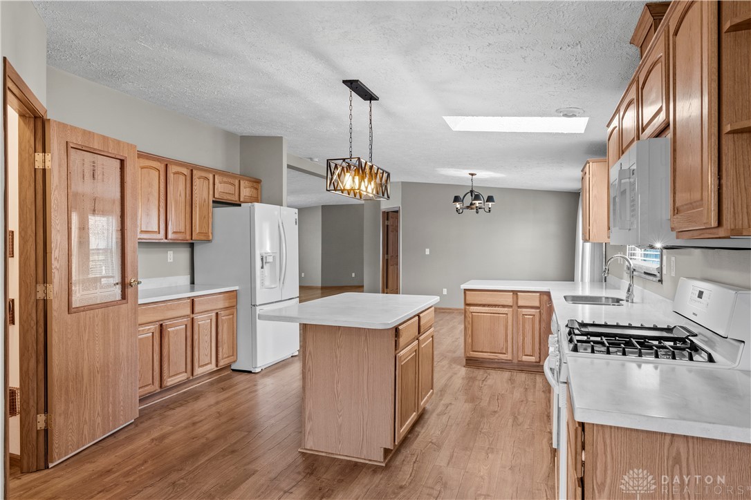 555 Park Hills Crossing 01