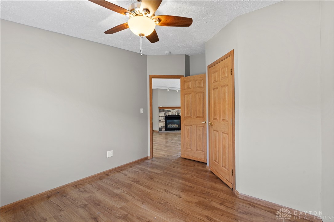 555 Park Hills Crossing 01