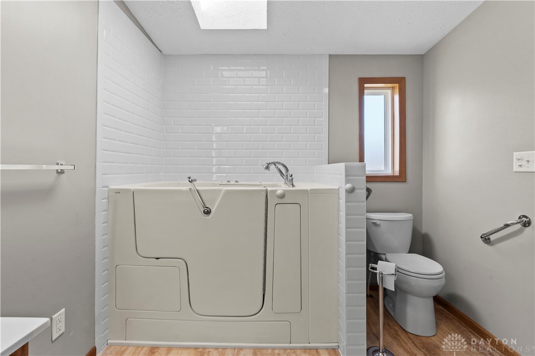 555 Park Hills Crossing 01