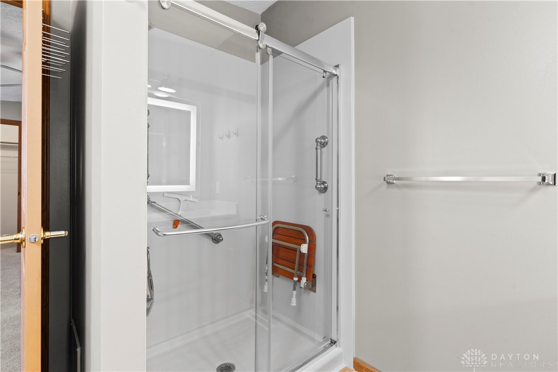 555 Park Hills Crossing 01