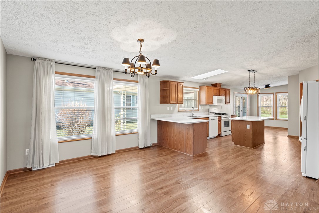 555 Park Hills Crossing 01