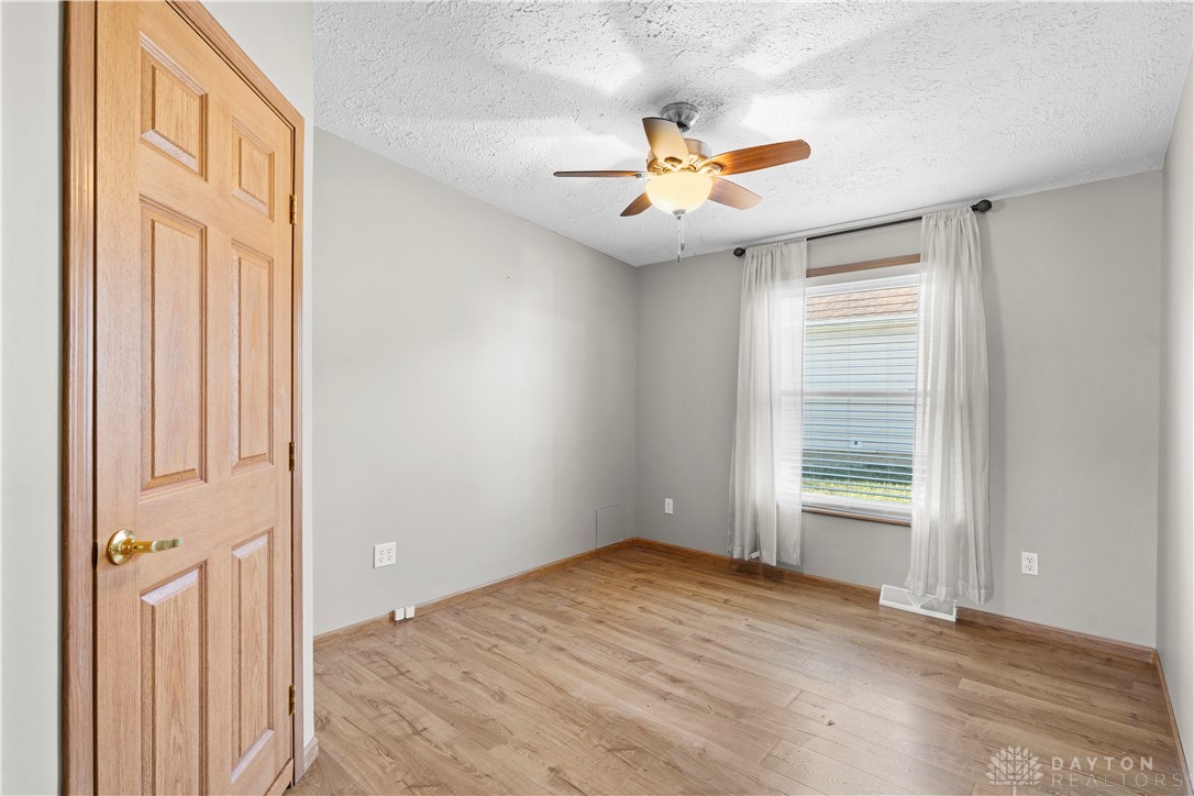 555 Park Hills Crossing 01