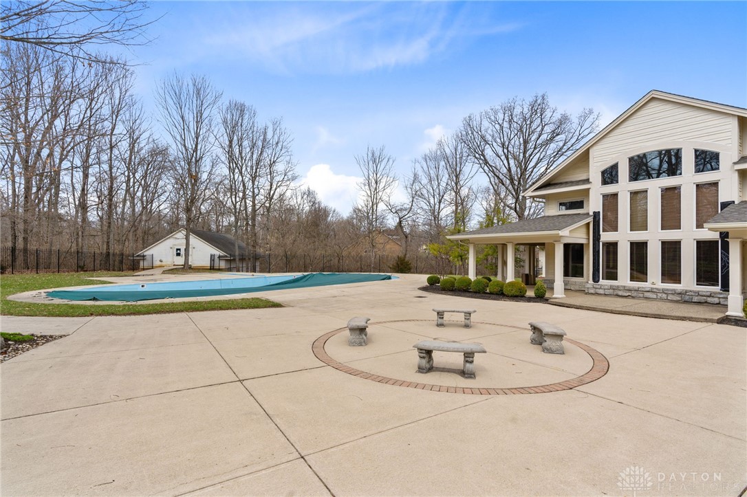 2709 Majestic Oaks Court