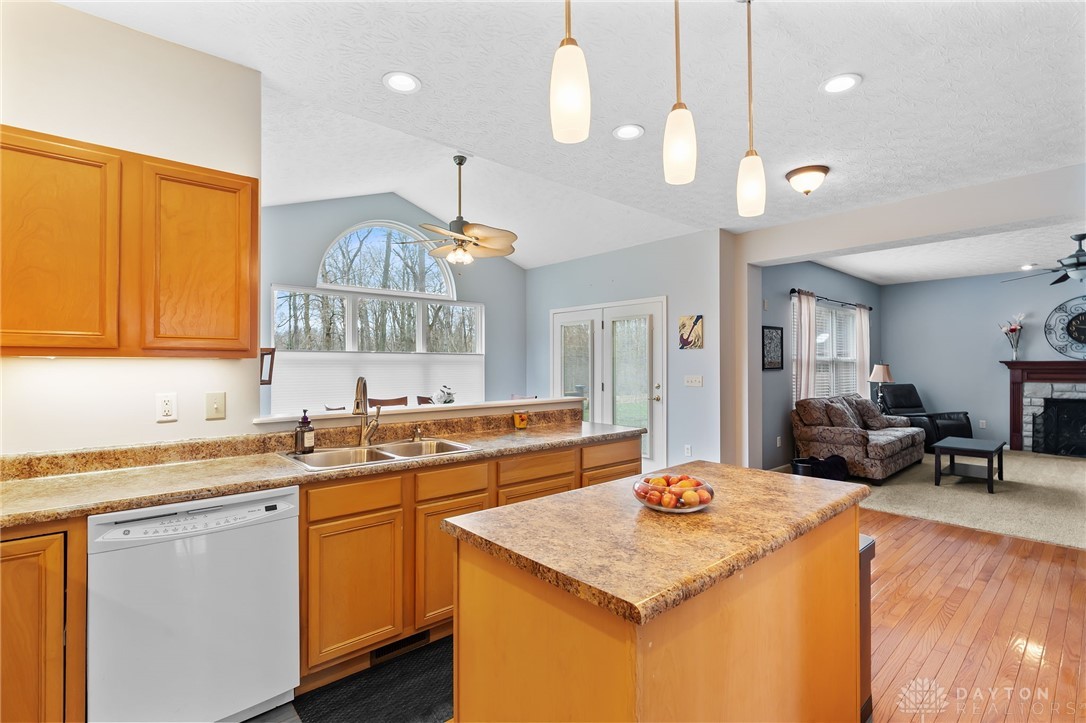 2709 Majestic Oaks Court