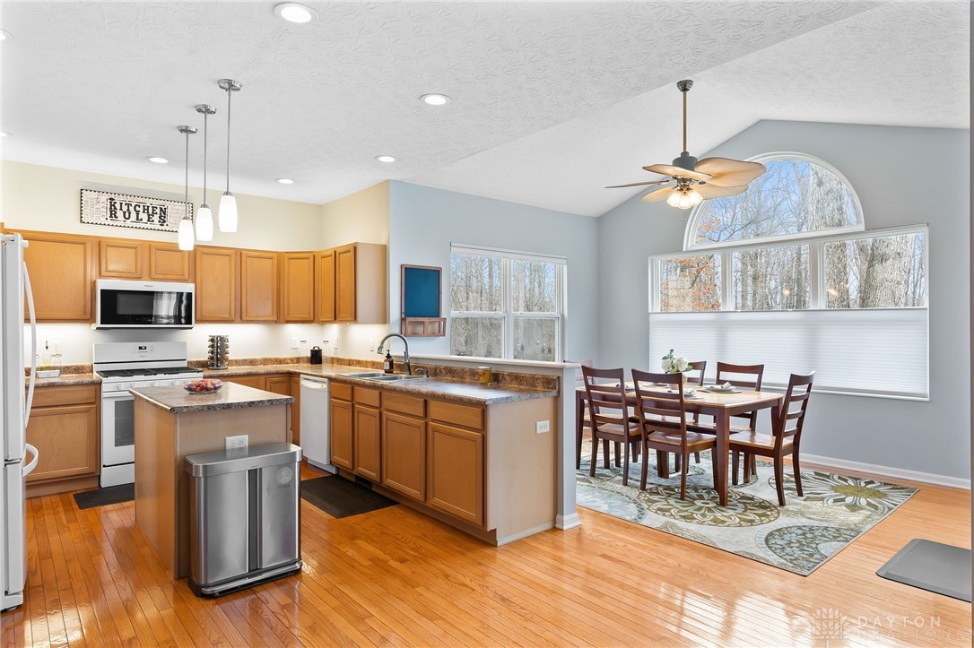 2709 Majestic Oaks Court