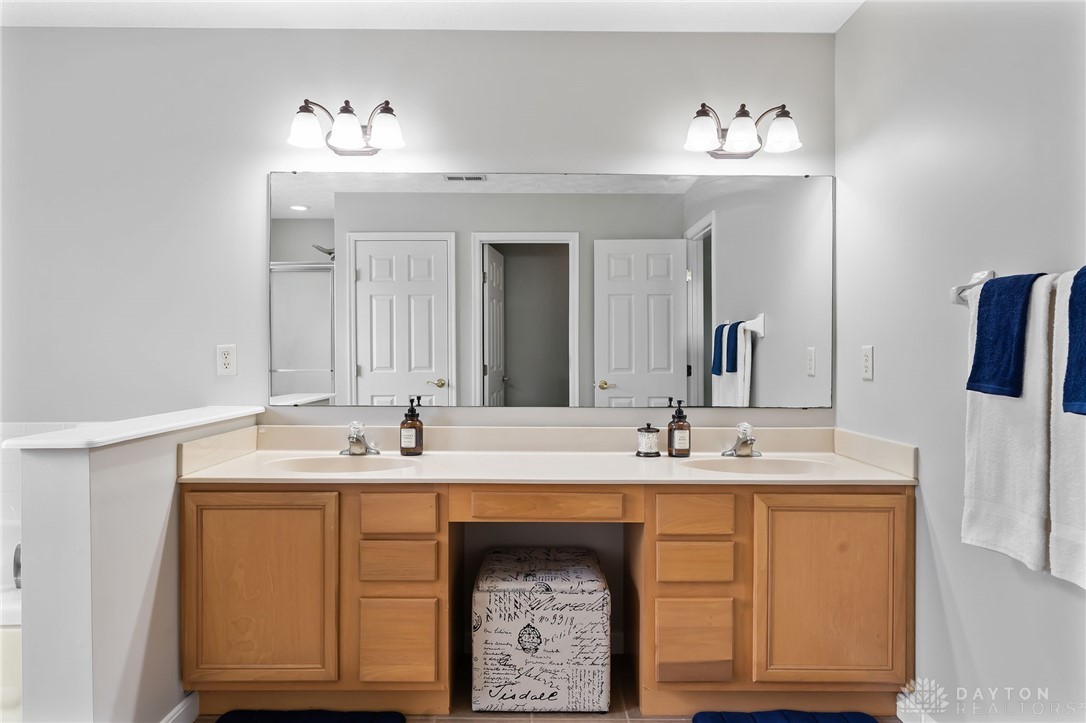 2709 Majestic Oaks Court