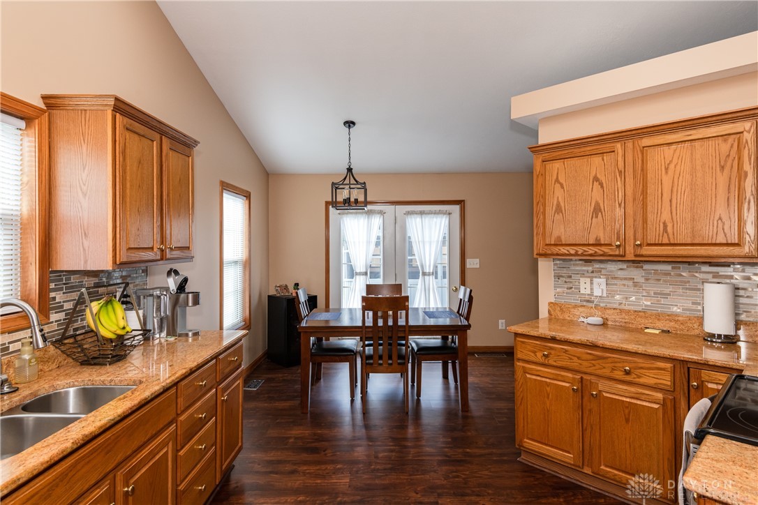 7916 Kings Ridge Circle