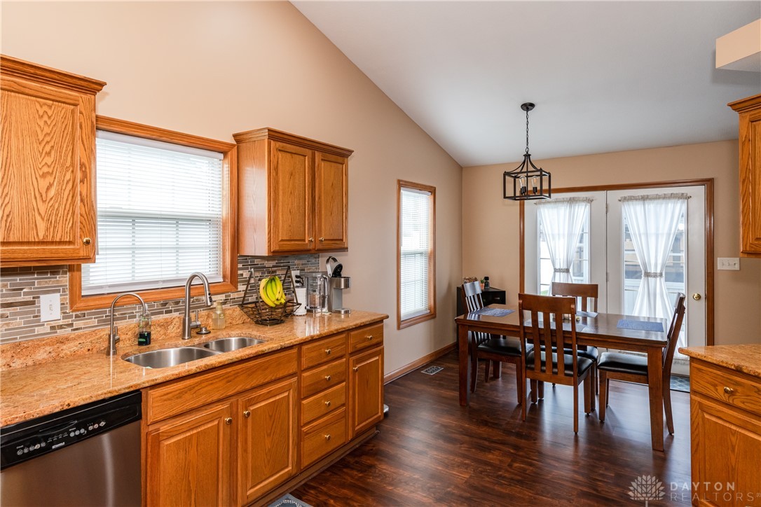 7916 Kings Ridge Circle
