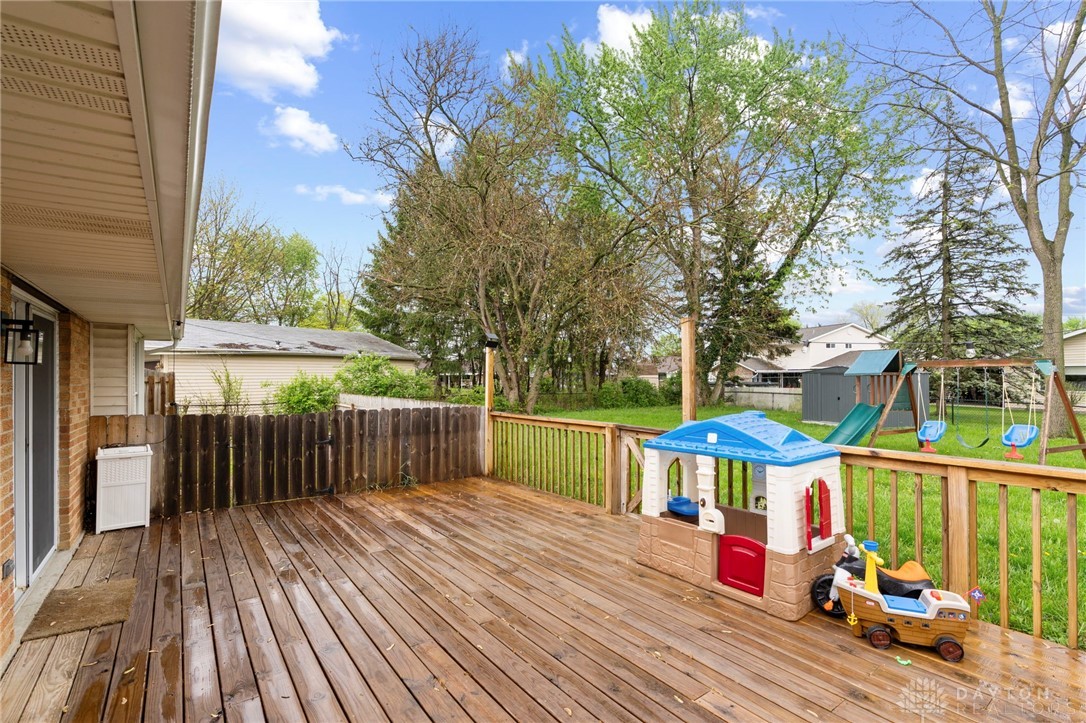 7104 Pineview Drive