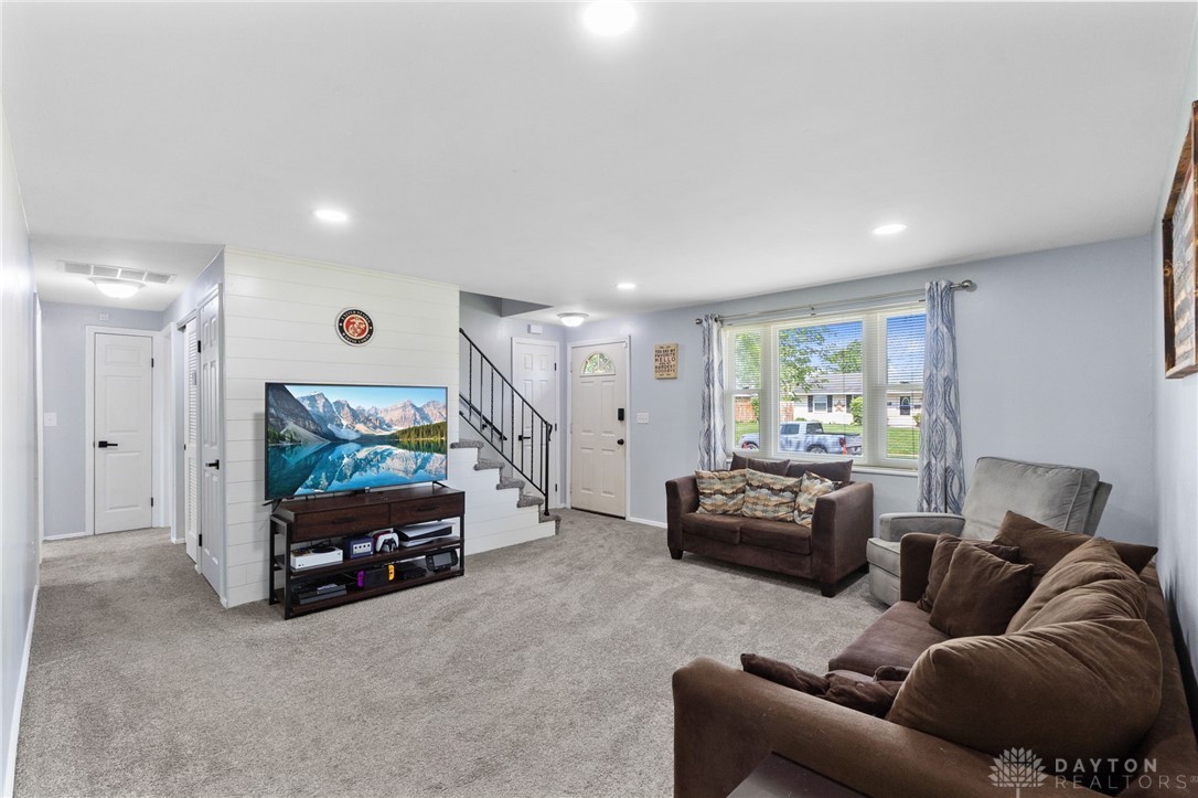 7772 Redbank Lane
