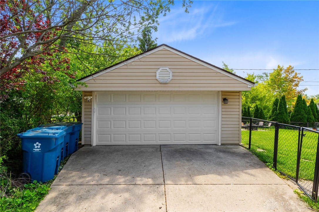 7772 Redbank Lane