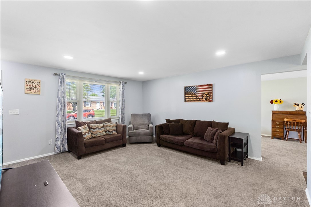 7772 Redbank Lane