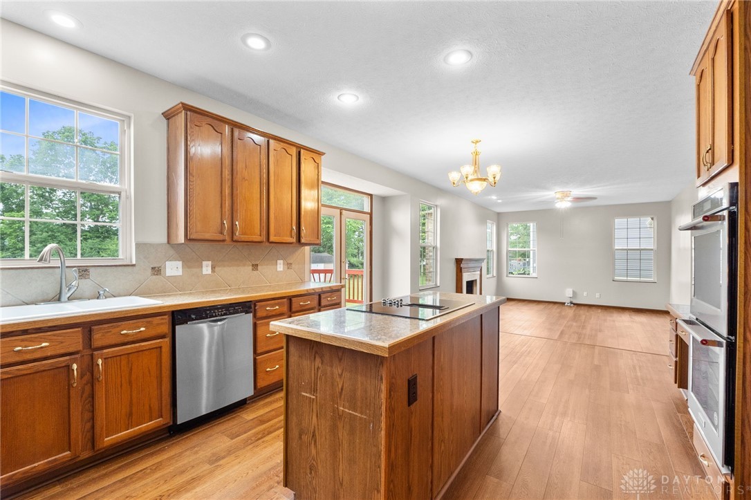 2159 Bassett Court