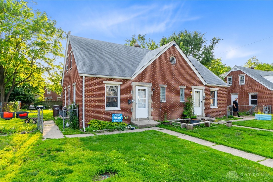 721 Winston Drive 719