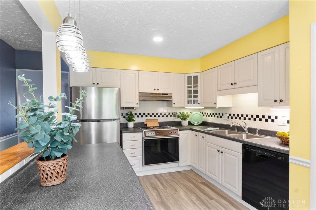 7607 Plamor Circle