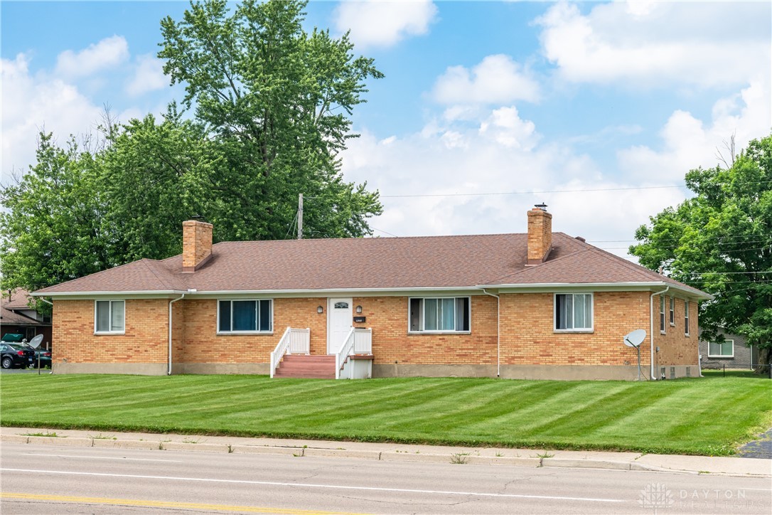 923 E National Road