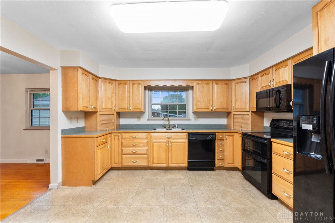 2712 Acorn Drive