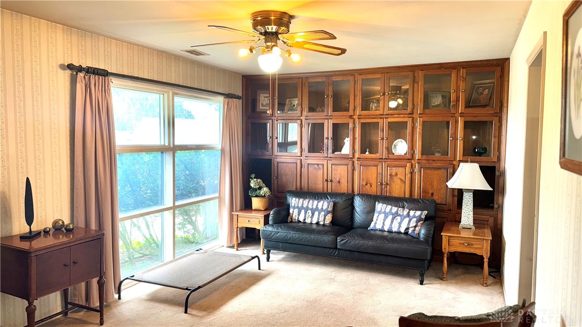 120 W Doris Drive