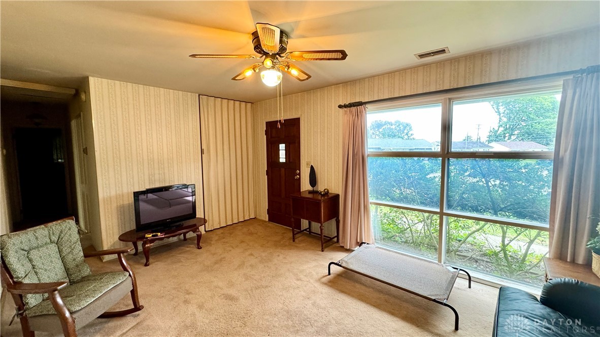 120 W Doris Drive