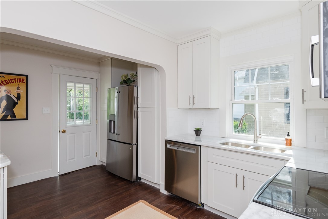 322 Wiltshire Boulevard